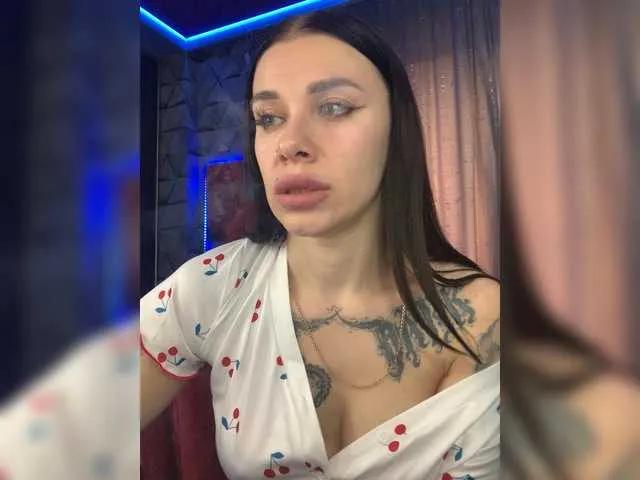 Offline MaidenCrystal on BongaCams