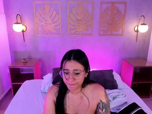 Offline majo-rose on BongaCams