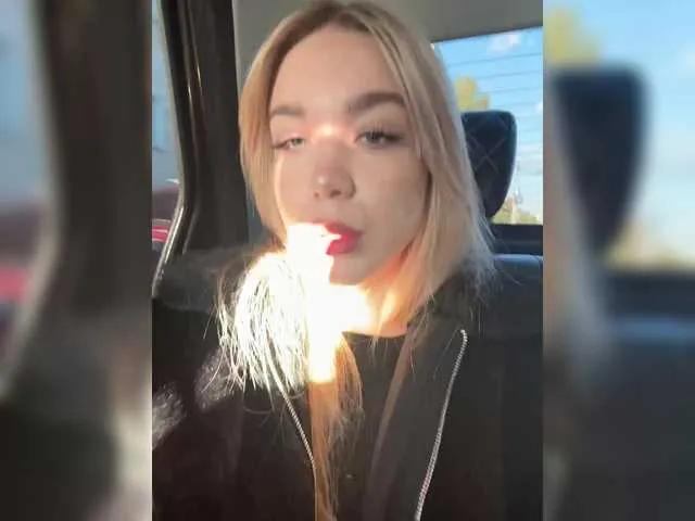 Offline maksisisia on BongaCams