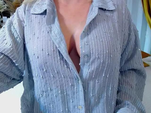 Freechat Malvvina on BongaCams