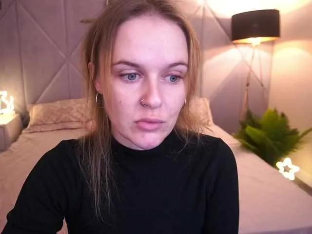 Offline MaribelRiver on BongaCams