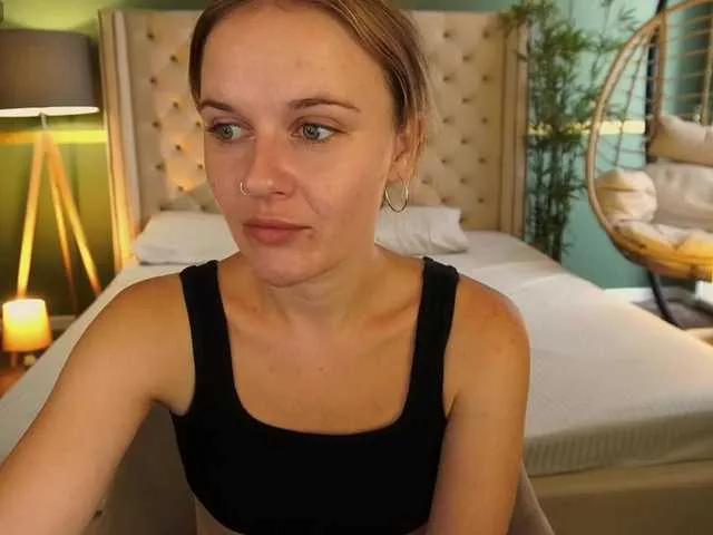 Offline MaribelRiver on BongaCams