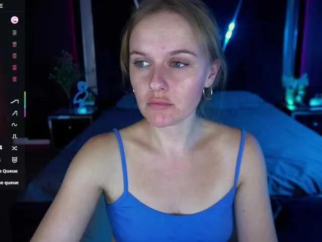 Offline MaribelRiver on BongaCams