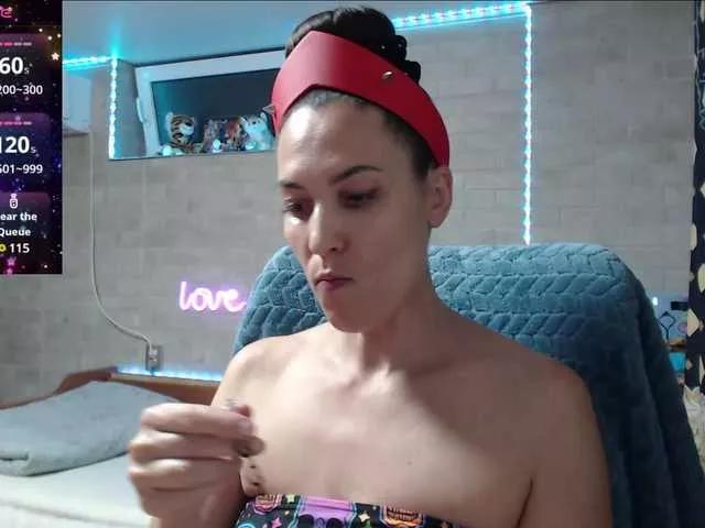 Freechat Marina4Love on BongaCams