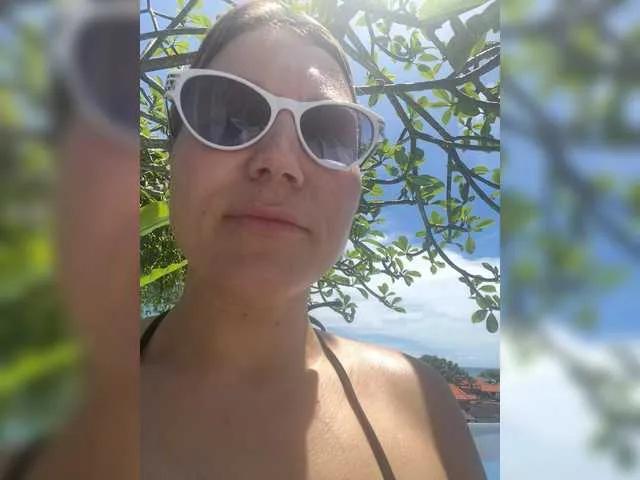 Freechat MarinaFit on BongaCams