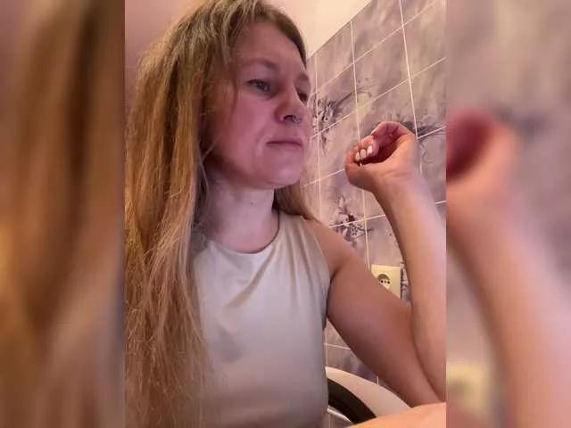 Freechat MarinaFit on BongaCams