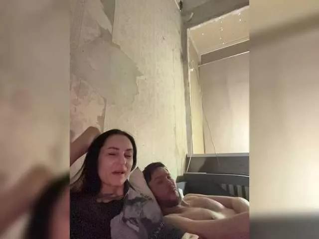 Offline Matisha-n-Gomes on BongaCams