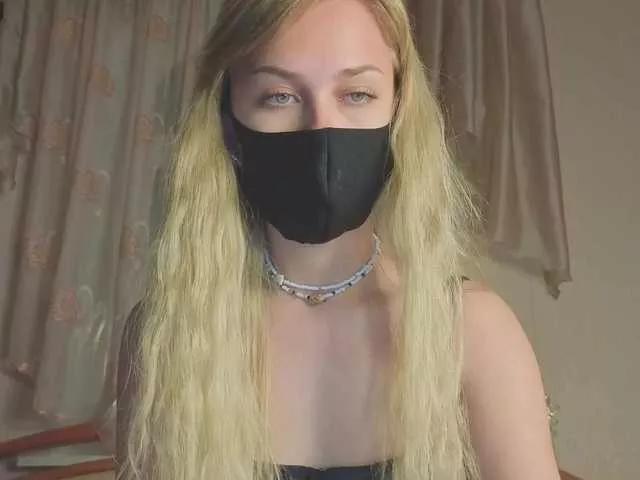 Offline Meeeeow on BongaCams