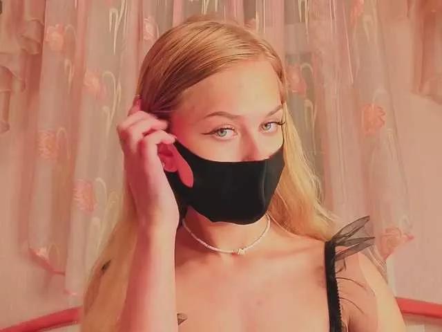 Offline Meeeeow on BongaCams