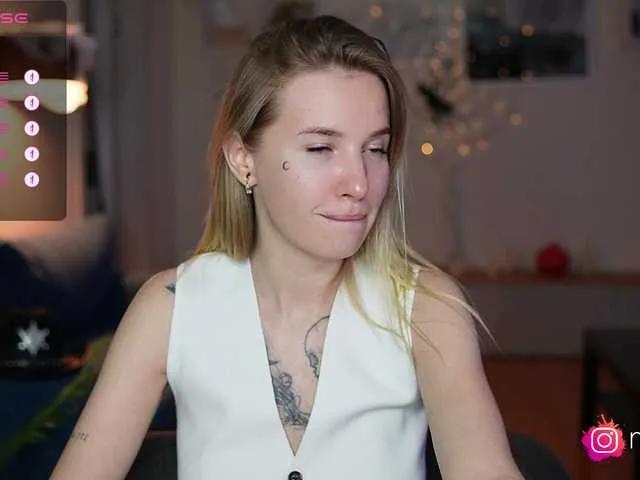 Freechat mel-collins on BongaCams