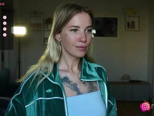 Freechat mel-collins on BongaCams