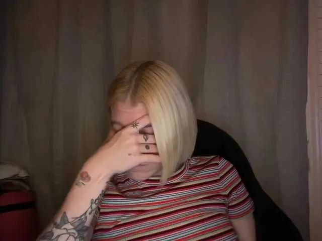 Offline mermaidlexi on BongaCams