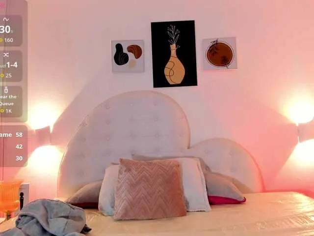 Offline mhia-paris on BongaCams