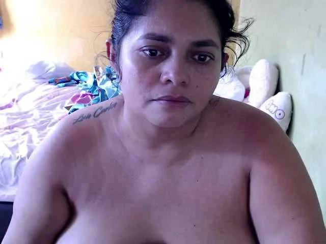 Freechat mia-naughty on BongaCams