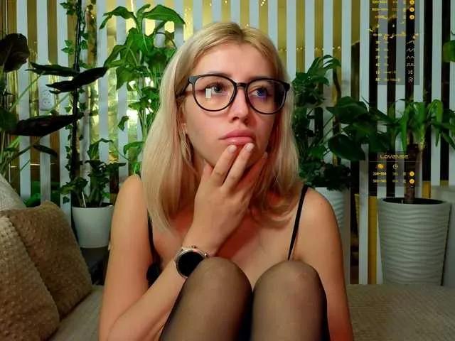 BongaCams MiaLiaHot is Freechat MiaLiaHot — Generous men, respect, attention, and masculinity.