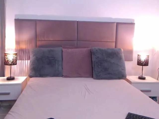 Offline MiryamInes on BongaCams