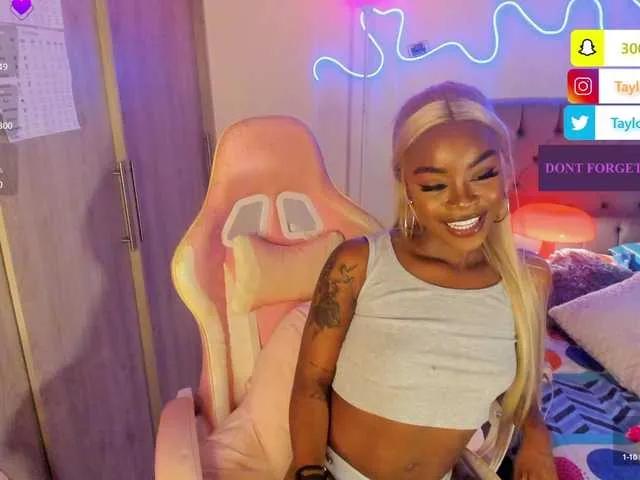 Offline Miss-west on BongaCams