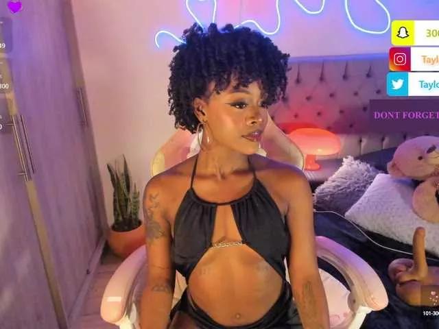 Offline Miss-west on BongaCams