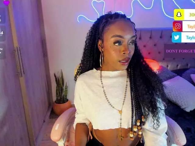 Offline Miss-west on BongaCams