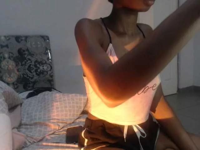 Offline MonaKeys on BongaCams