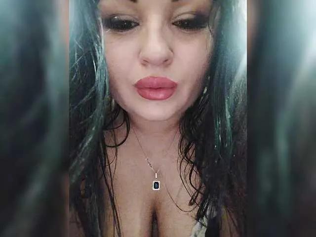 Offline Monica- on BongaCams