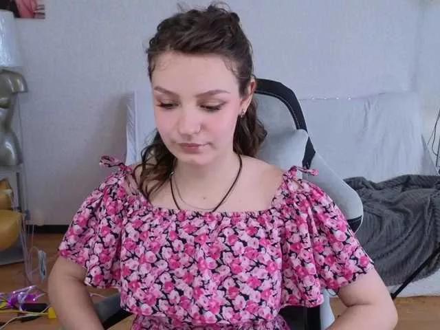 Offline monicaerotic on BongaCams