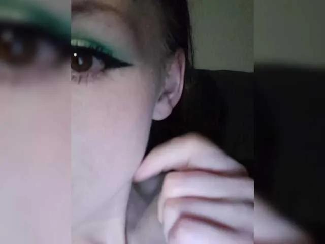 Offline Moonlitmiragea on BongaCams