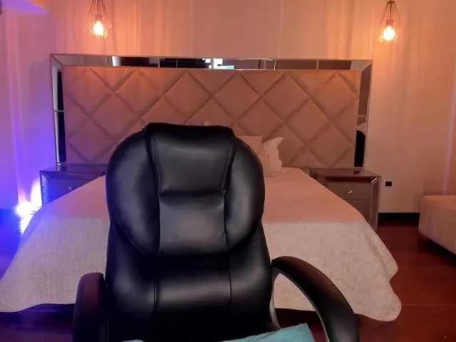 Offline MorganHicks on BongaCams