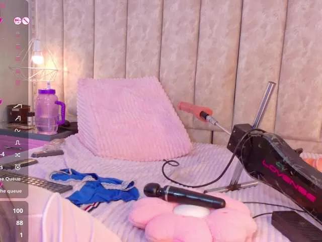 Offline NahiraFun on BongaCams