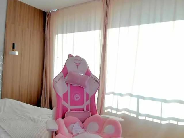 Freechat Naomimif on BongaCams