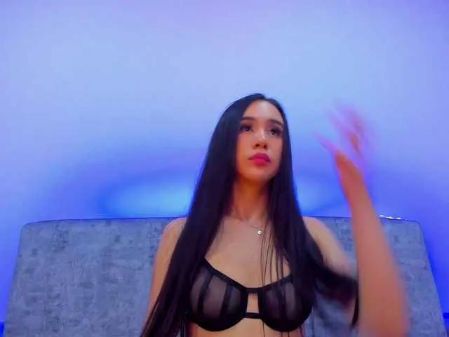 Offline Niki-White on BongaCams