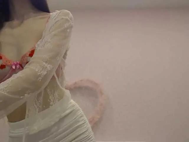 Freechat Oriella on BongaCams