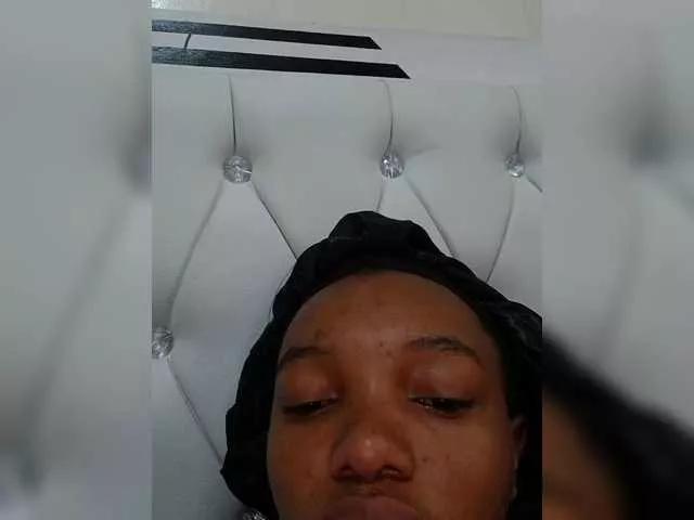 Offline Petitegoddess on BongaCams