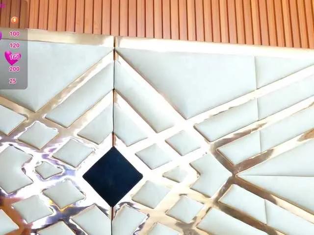 Offline playfulcurvy on BongaCams