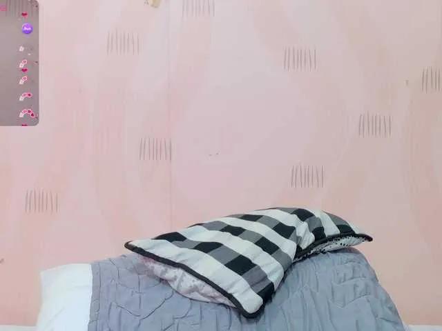 Offline playfulcurvy on BongaCams