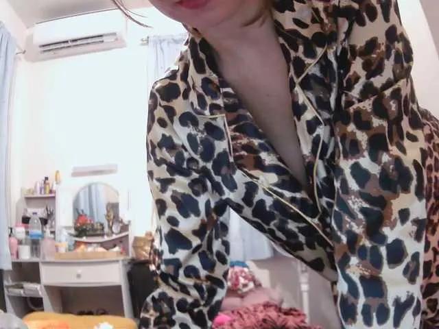 Offline pornadrianna on BongaCams