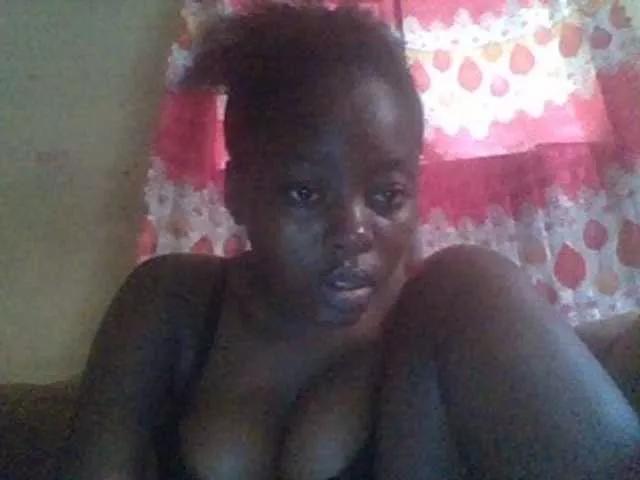 Freechat PrettyG on BongaCams