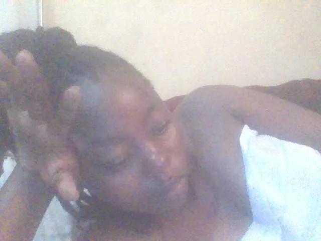 Freechat PrettyG on BongaCams