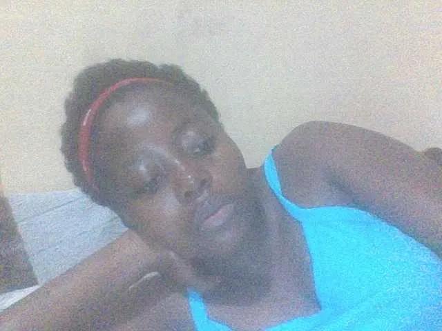 Freechat PrettyG on BongaCams