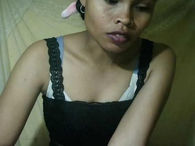 Offline Pussy01lips on BongaCams