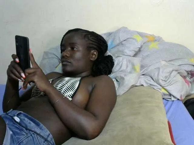 Offline QueenEbony on BongaCams