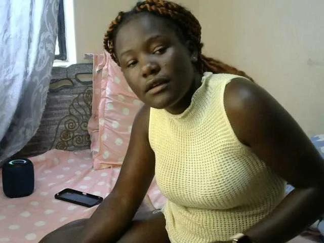 Offline QueenEbony on BongaCams