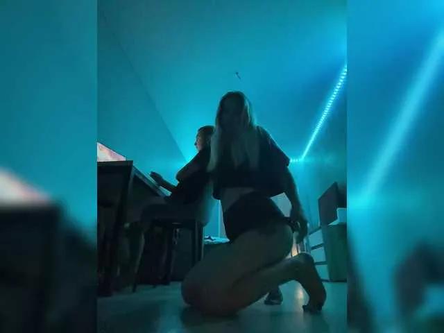 Offline QueenKing on BongaCams