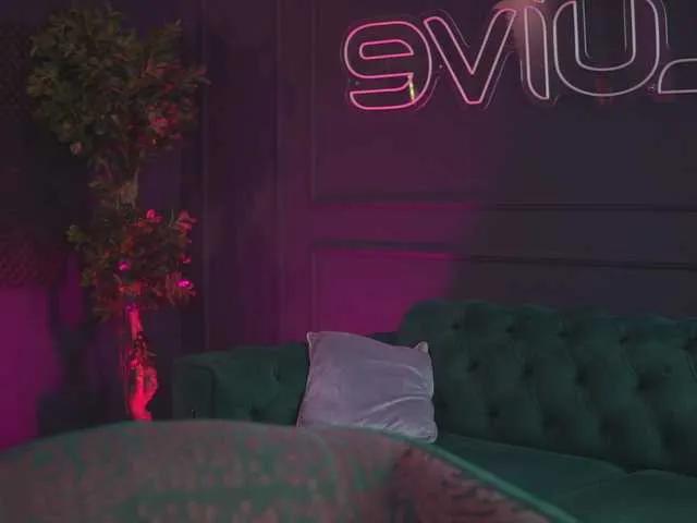 Freechat RaquelleVon on BongaCams