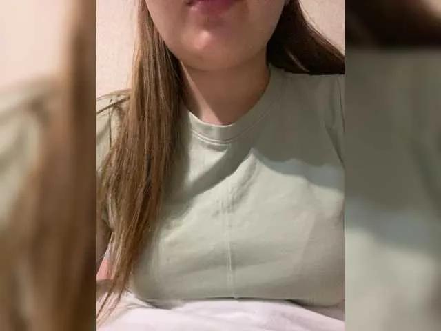 Offline Regina-Lynne on BongaCams