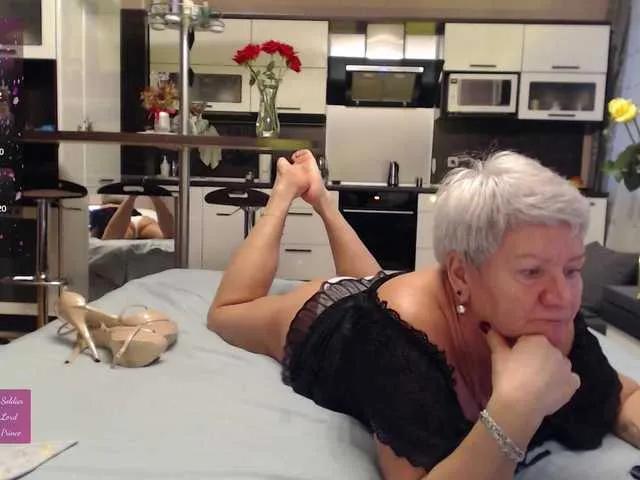 Offline roxana-brooks on BongaCams