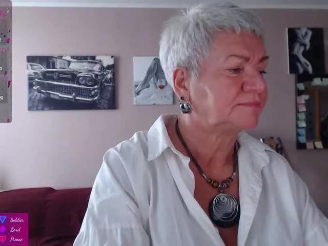 Offline roxana-brooks on BongaCams