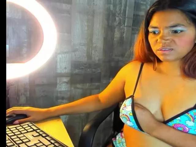 Freechat roxanadiaz on BongaCams