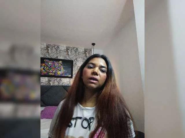 Freechat roxanadiaz on BongaCams