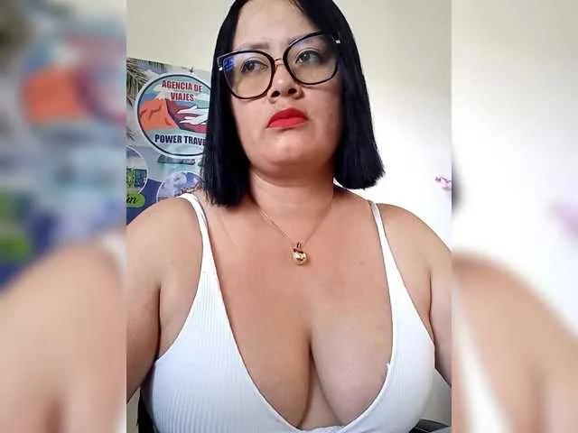 Offline roxanamontero on BongaCams